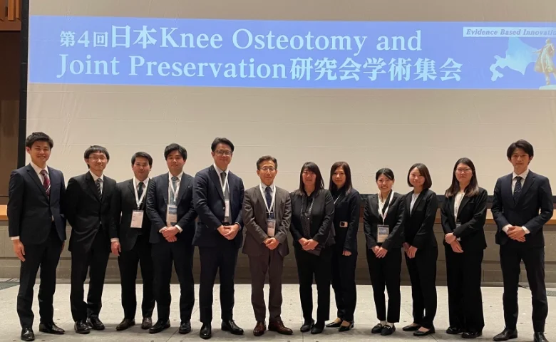 横浜石心会病院スタッフ集合写真